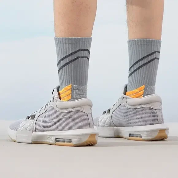 Nike LeBron Witness 8 EP Basketball Shoes Light Iron Ore Men's Size 7.5 - Picture 2 of 15